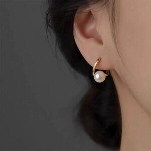Elegant Gold Pearl Hoop Earrings